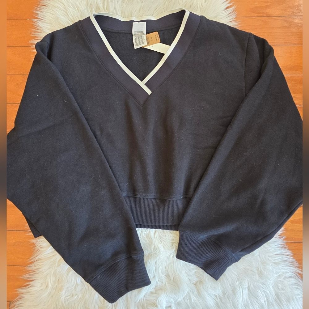 PINK Victoria's Secret Black V-Neck Crop Sweatshirt